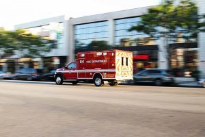 Portland, OR — Peatón atropellado por un automóvil en SW 13 / Columbia