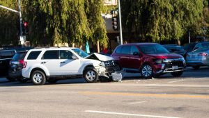 Portland, OR - Accidente con lesiones reportadas en el área de Cully, NE Killingsworth en la calle 64